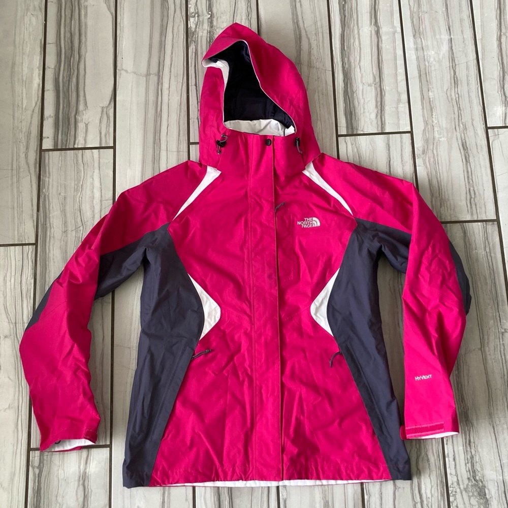 NWOT The North Face HyVent weatherproof jacket.